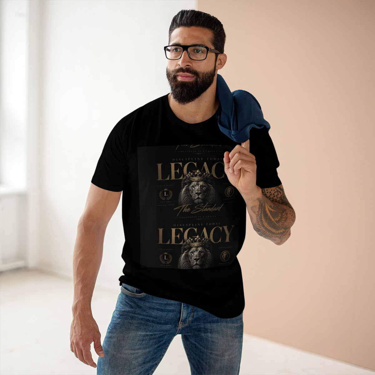 Polera León Legado — The Standard Gráfico